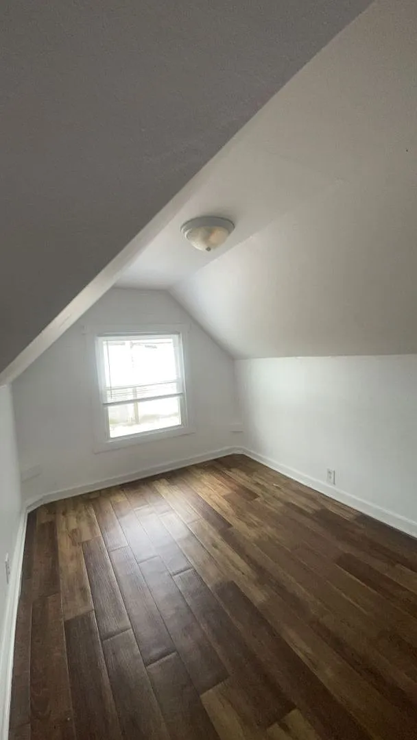 119 E 8th St - Spacious 4 Bedroom Home with historic details near Heekin Park — Photo 3