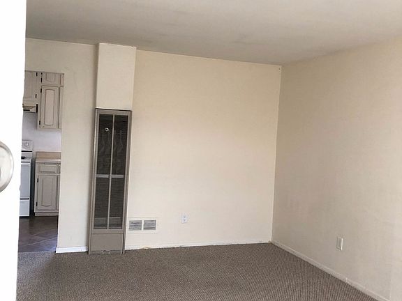 4th image of 544 Alcazar St SE #1