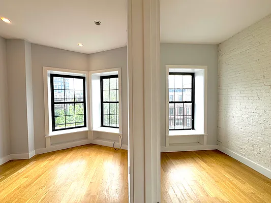 Rented by Pear NYC LLC | media 4