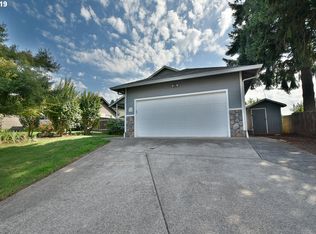 735 Arthur Ave, Cottage Grove, OR 97424