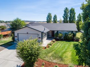 323 NE 16th St, Madras, OR 97741