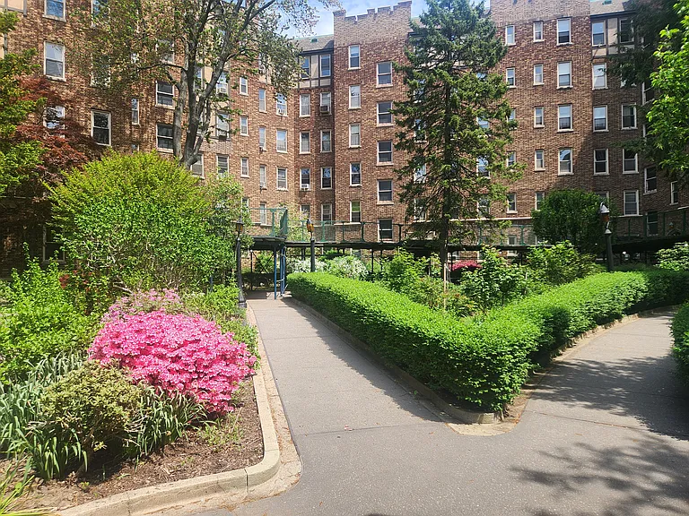 3900 Greystone Ave #32F — Photo 14