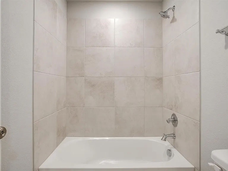 4532 Hogans Alley Dr — Photo 11