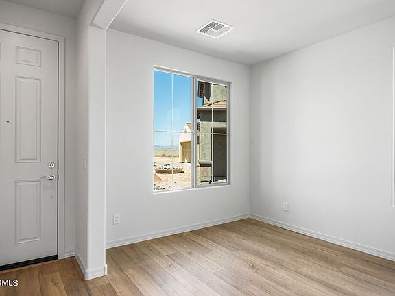 3rd image of 1511 W Sabel Court