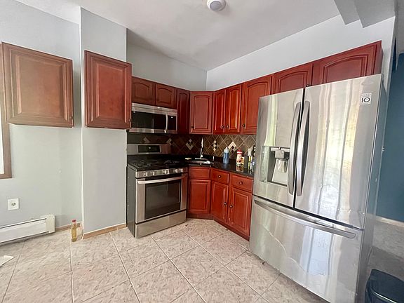 2nd image of 13124 161st St Floor 1