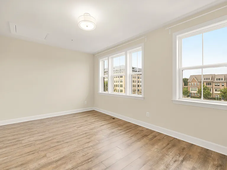 4707 Van Buren St — Photo 21
