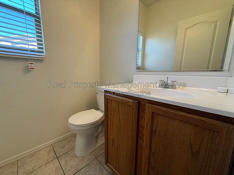 9503 N 82nd Ln — Photo 14