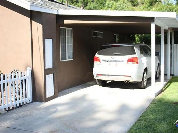 4th image of 10228 Russett Ave