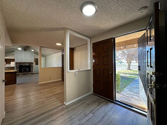 3rd image of 4555 Jefferson Blvd