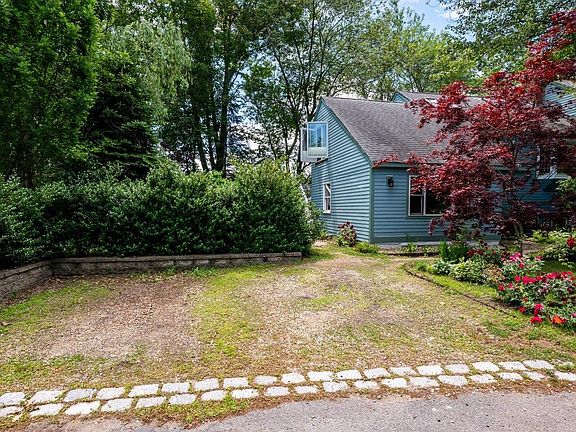 3rd image of 25 Bonair Avenue
