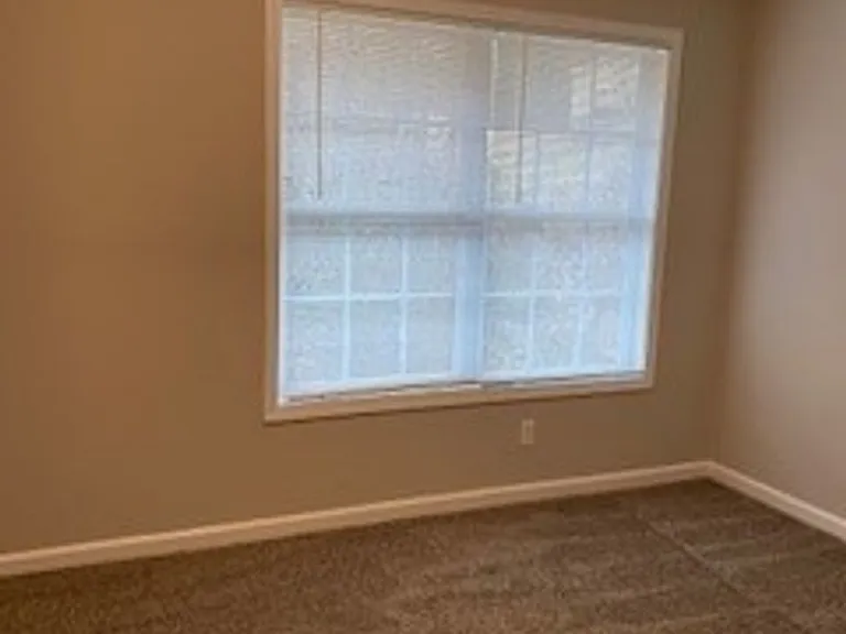 444 White Ingram Pkwy — Photo 8