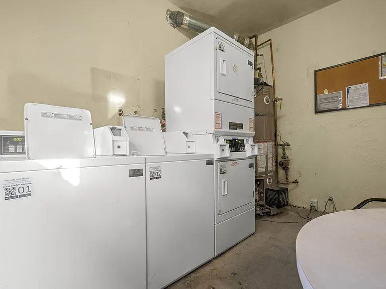 3907 Roxanne Ave #6A — Photo 20