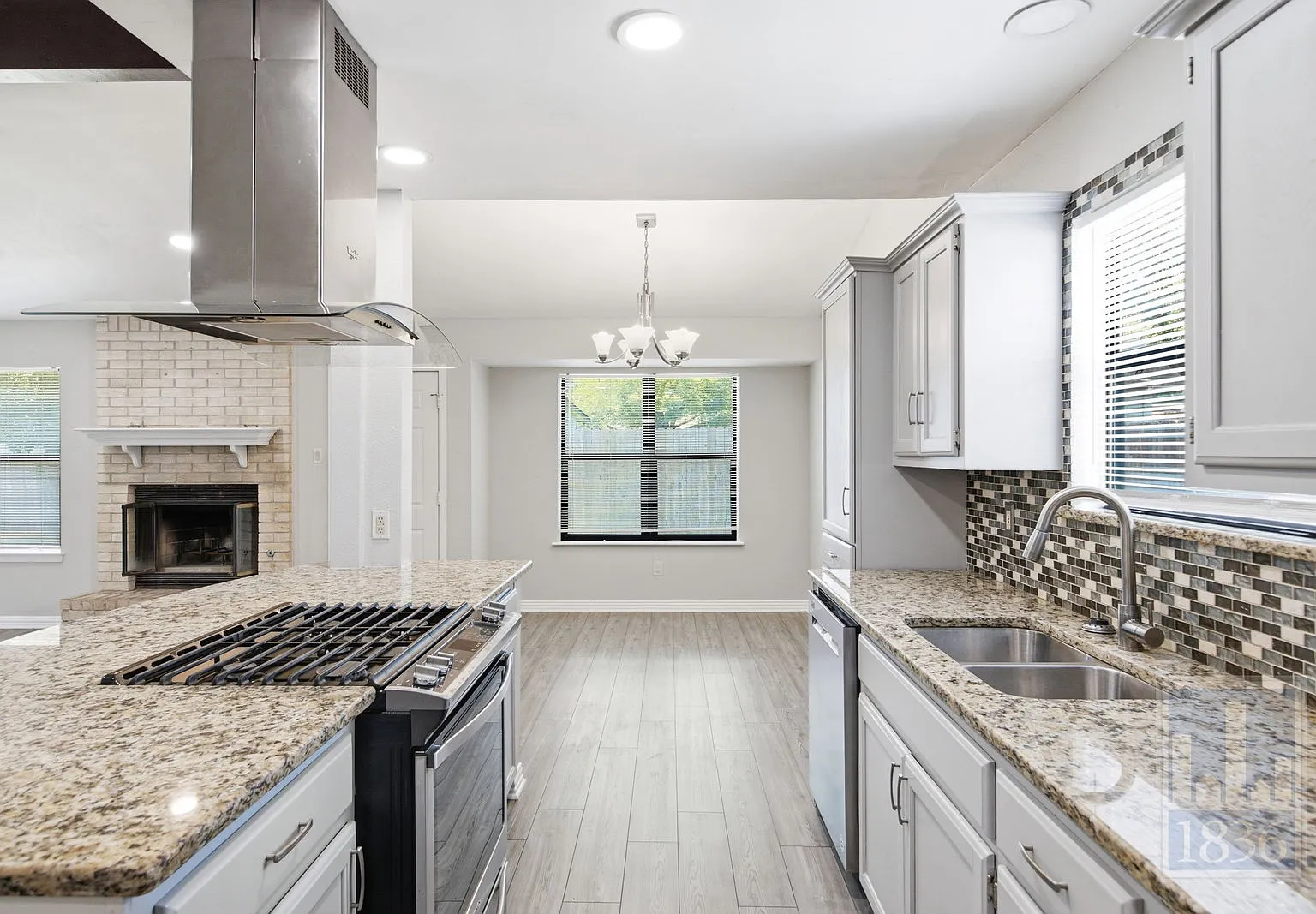 3 bed, 2.0 bath, 1433 sqft, $1,949 — Photo 4