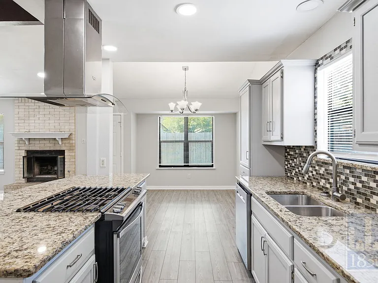 401 Oakridge Pass — Photo 4