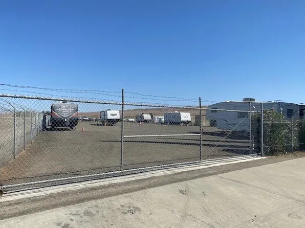 1075 W Elm Ave, Coalinga, CA 93210