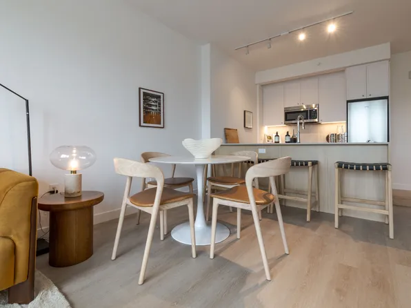 201 25th Street image 4 of 19