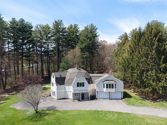 3rd image of 15 Maple Rd