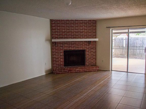 Living room/ Wood burning fireplace 
