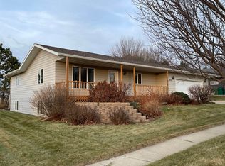 2819 5th Ave NW, Watertown, SD 57201