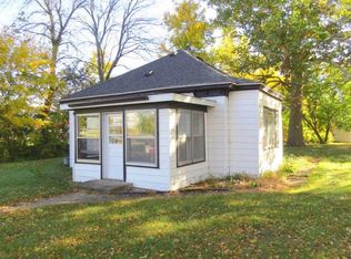 301 S Oak St, Forrest, IL 61741