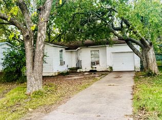 1409 Lynn St, Bonham, TX 75418