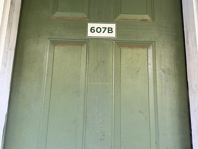 607 N Park St #B — Photo 6