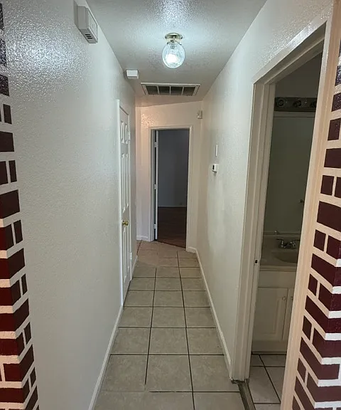 804 Niles Ct — Photo 7