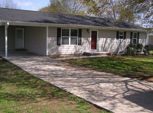 42 Burnt Hickory Dr, Cartersville, GA 30120