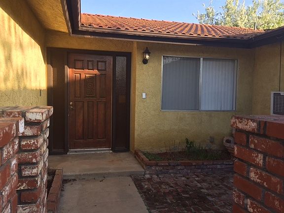 3rd image of 1143 Menlo Ave