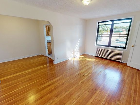 7308-Woodhaven-Blvd-09262019_145437