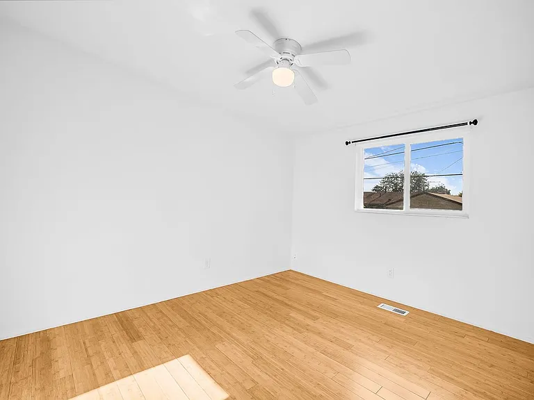 749 N Colonial Ave — Photo 12