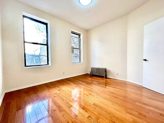 3rd image of 328 E 15th St APT 10