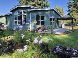 547 5th St, Lyons, OR 97358