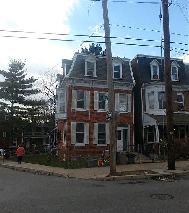 2nd image of 330 N Beaver St