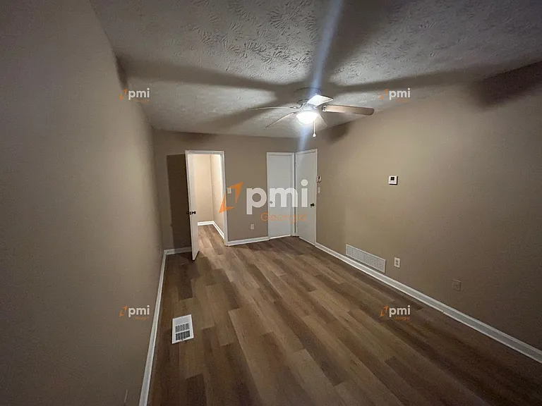 5867 Sheldon Ct #C — Photo 4