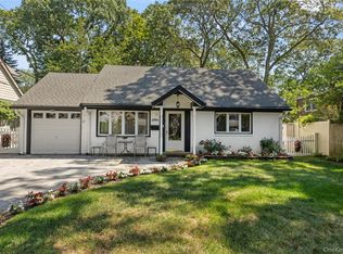 1605 Henry Rd, Wantagh, NY 11793