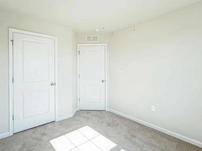178 Bell Ct — Photo 46