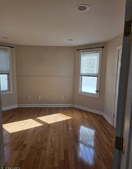 929 Adams Ave — Photo 12