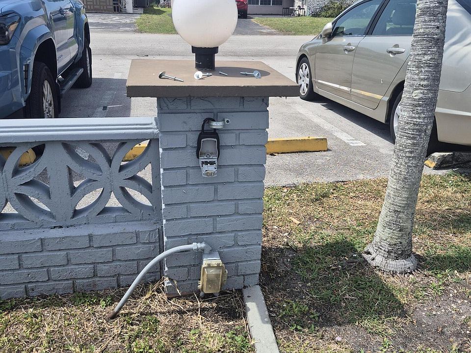1st image of 7221 Venetian St APT 4