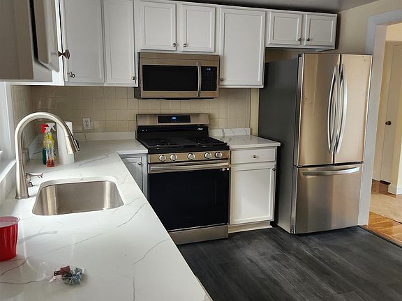 2nd image of 98 Moreland St APT 2