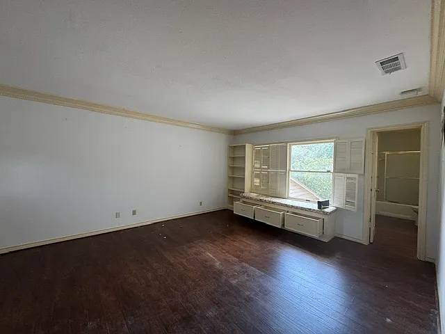 4th bedroom ("upstairs master")