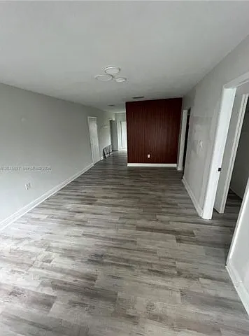 3 bed, 1.0 bath, 1310 sqft, $3,200 — Photo 3