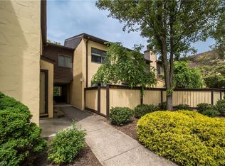 1046 Hampton Ridge Dr UNIT 1046, Akron, OH 44313