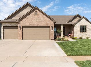 525 N Woodridge St, Wichita, KS 67206
