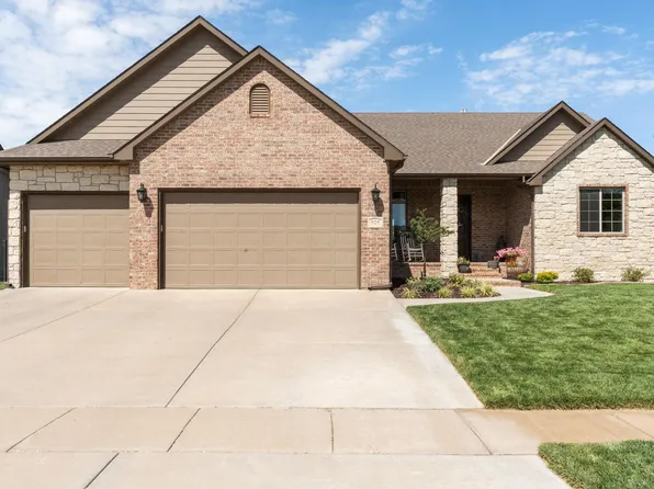 525 N Woodridge St, Wichita, KS 67206