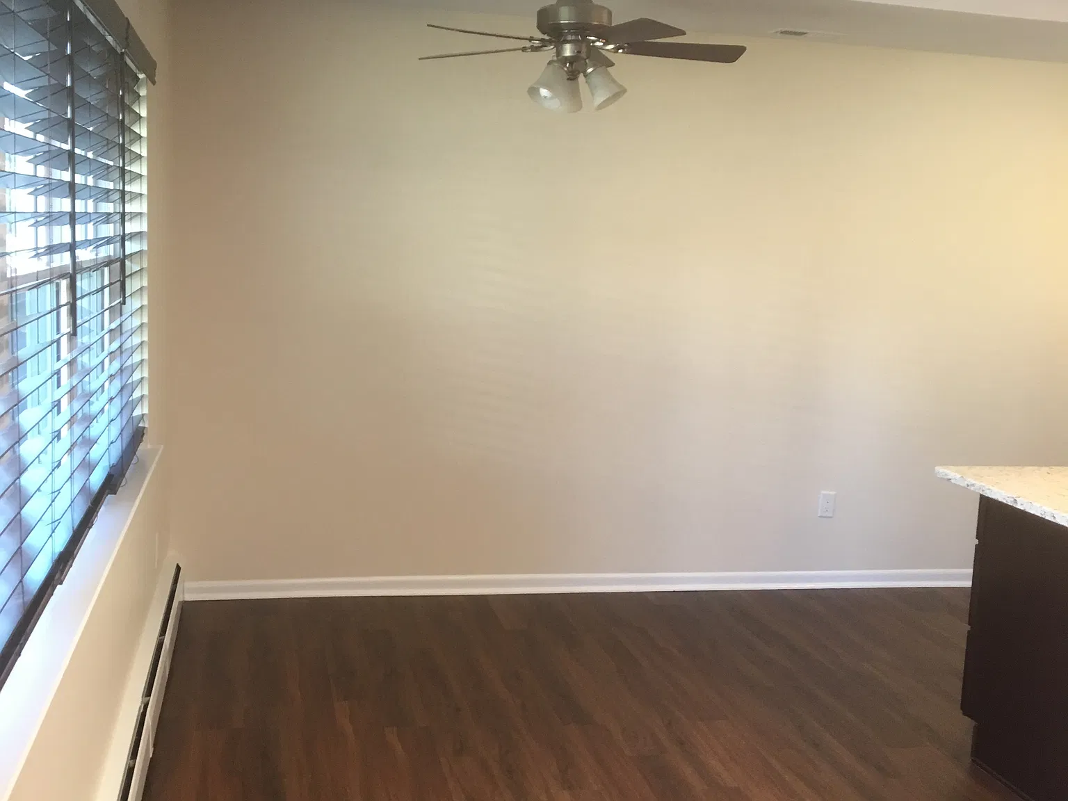 2 bed, 1000 sqft, $1,900 — Photo 3