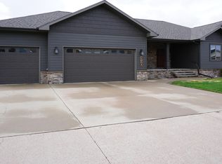 510 Crystal Ct NW, Watertown, SD 57201