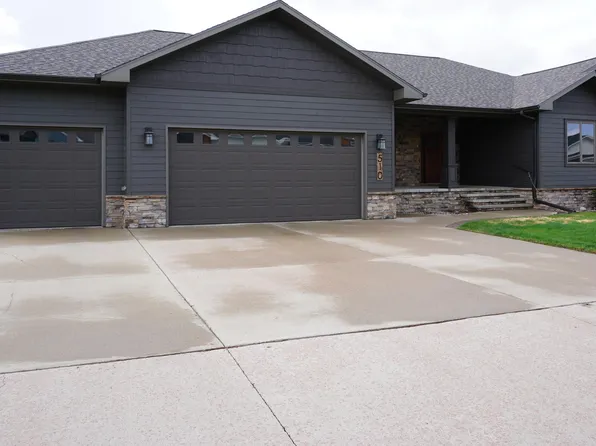 510 Crystal Ct NW, Watertown, SD 57201