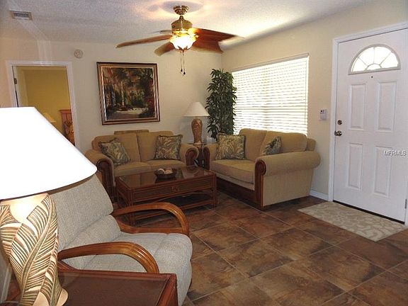 3rd image of 625 Glenview Dr