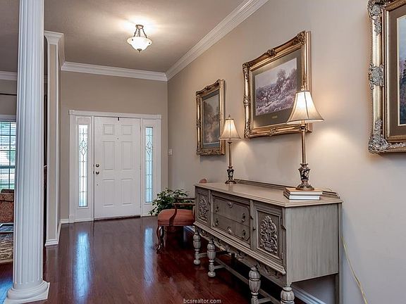 4th image of 4734 Tiffany Park Cir